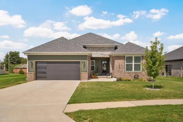 1065 W Gaslight Drive, Springfield, MO 65810