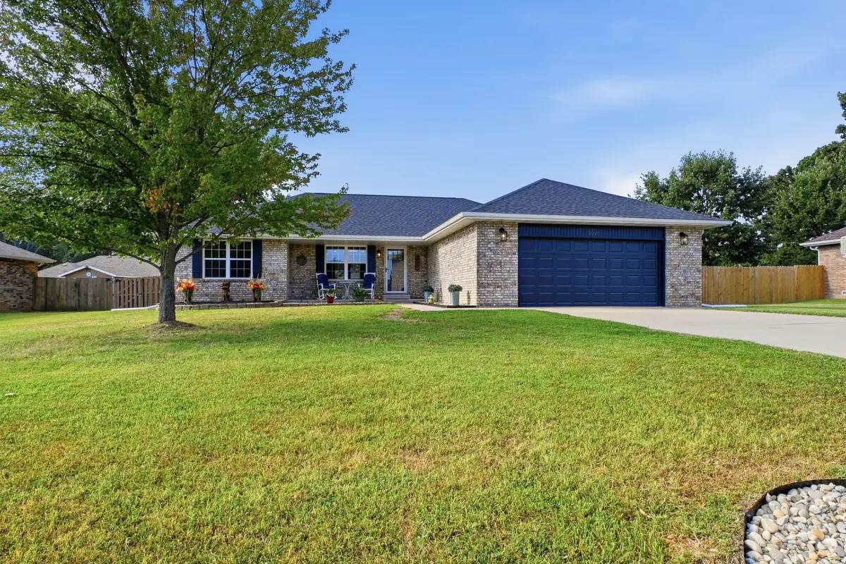 630 E Summit Street, Bolivar, MO 65613 - #1