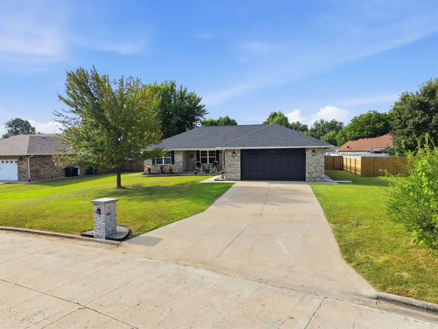 630 E Summit Street, Bolivar, MO 65613 - #2