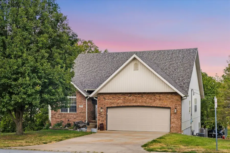 608 S Cully Avenue, Republic, MO 65738 - #2