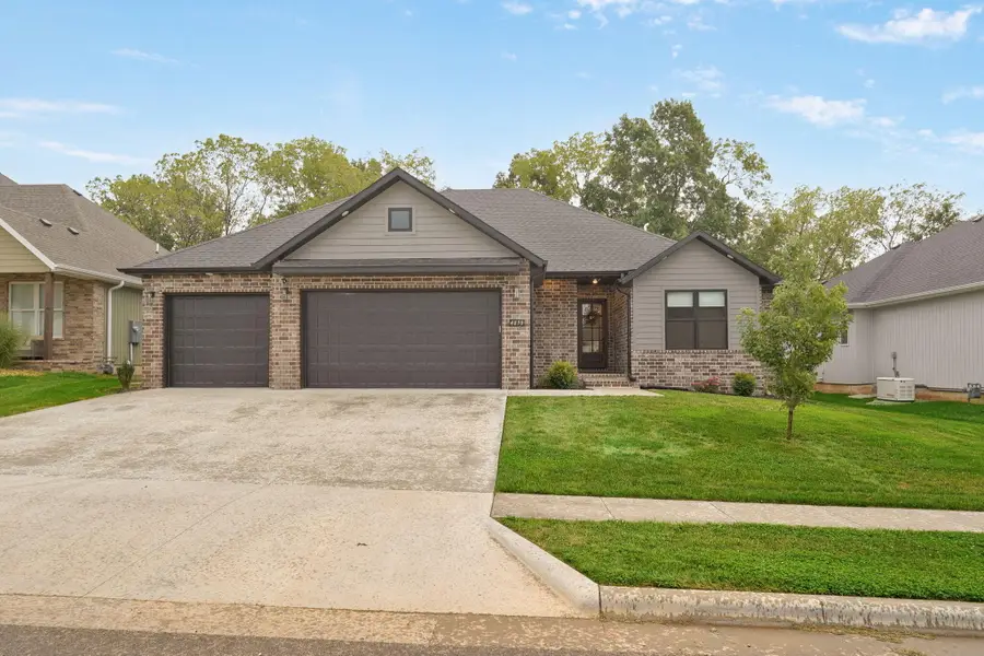 4898 S Sycamore Avenue, Springfield, MO 65810 - #2