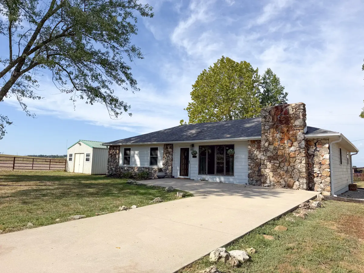1869 Wall Road, Mountain Grove, MO 65711 - #1