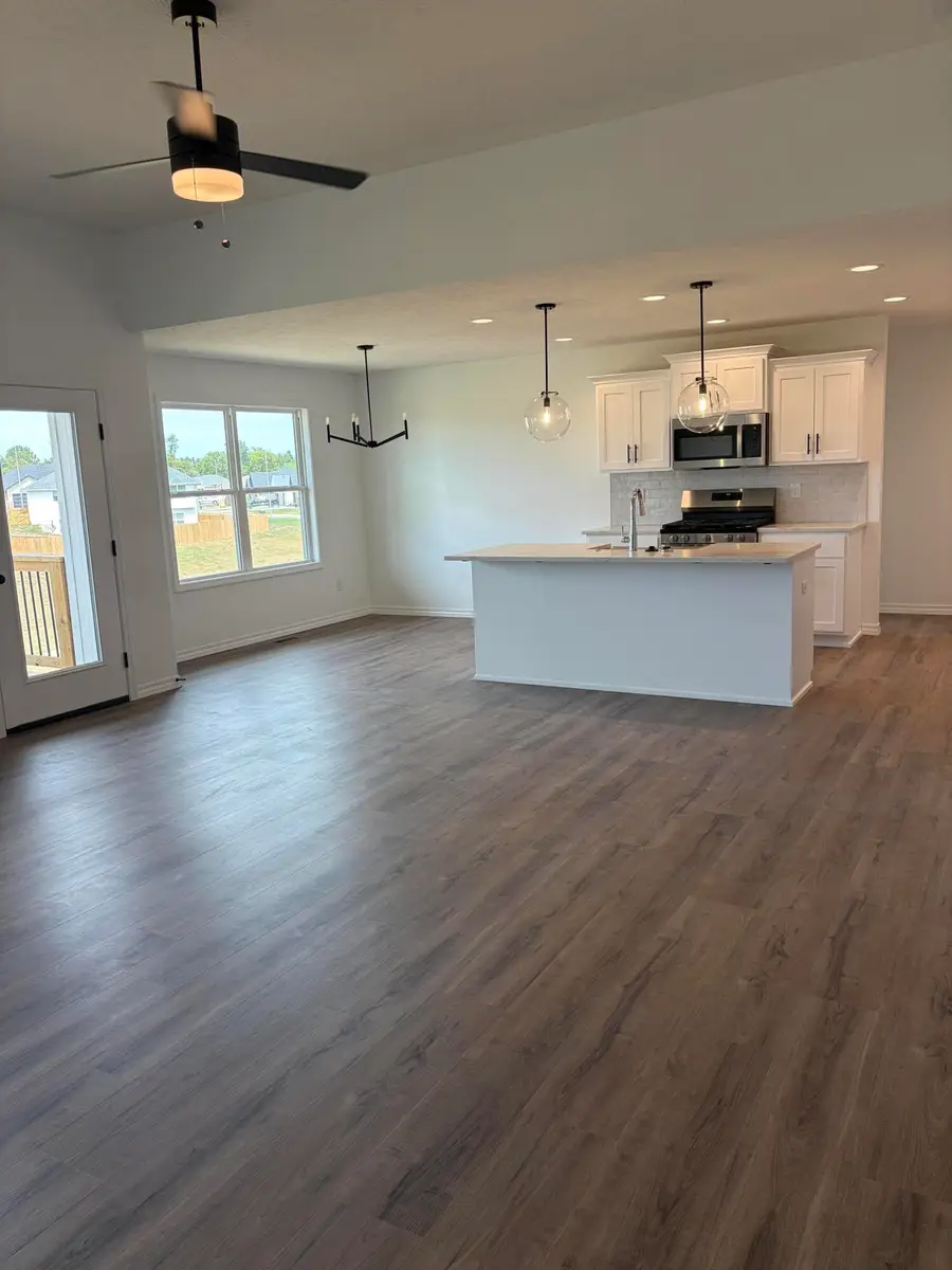 675 W Castor Loop, Nixa, MO 65714 - #3