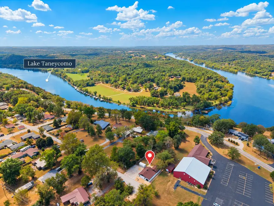 221 N Hickory Street, Forsyth, MO 65653 - #2