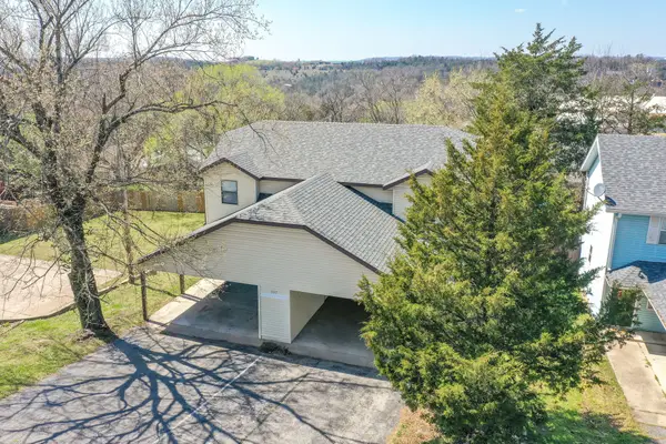 337 Hawthorne Street, Hollister, MO 65672