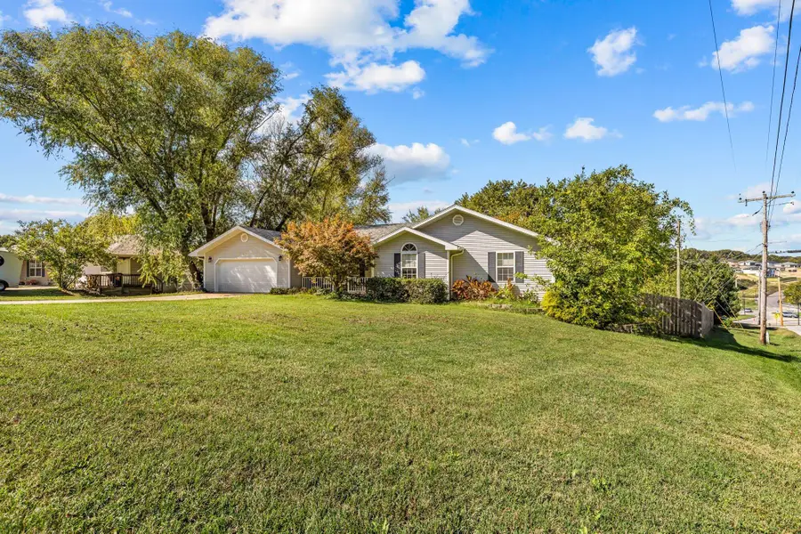 541 N Dill Street, Marshfield, MO 65706 - #3