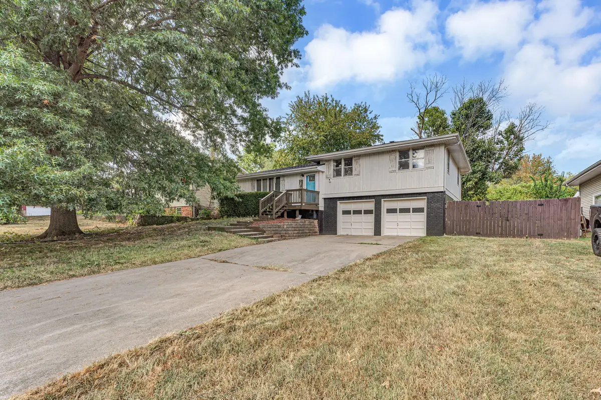 3233 W Glenwood Street, Springfield, MO 65807 - #1