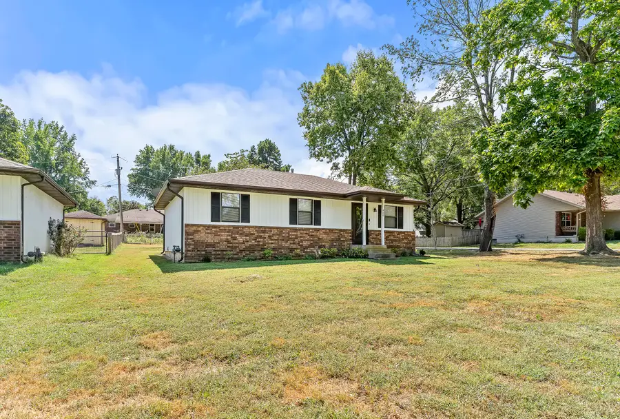 400 E Elm Street, Nixa, MO 65714 - #3