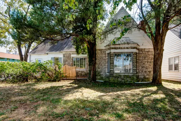 1126 E Sunshine Street, Springfield, MO 65807