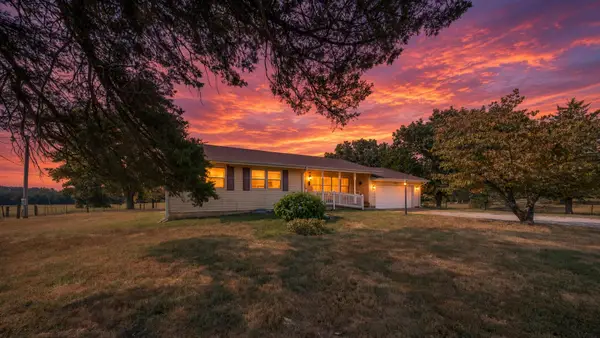 3010 County Road 5640, Willow Springs, MO 65793