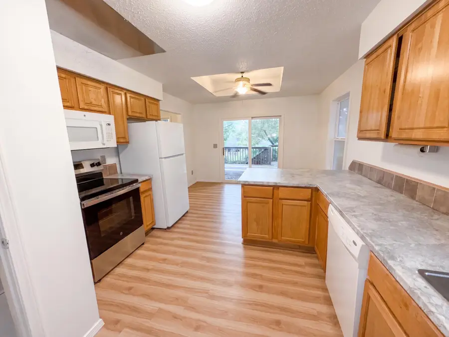 3372 S Western Avenue, Springfield, MO 65807 - #2