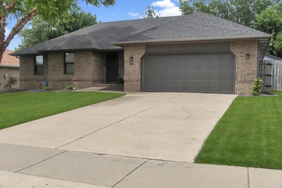 3525 W Village Terrace, Springfield, MO 65810 - #2