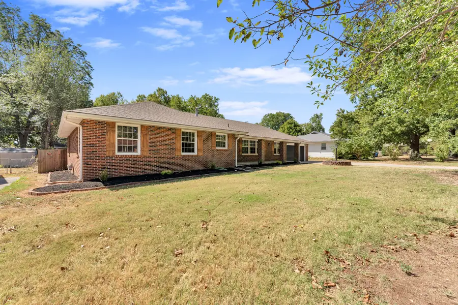 844 W Maplewood Street, Springfield, MO 65807 - #2