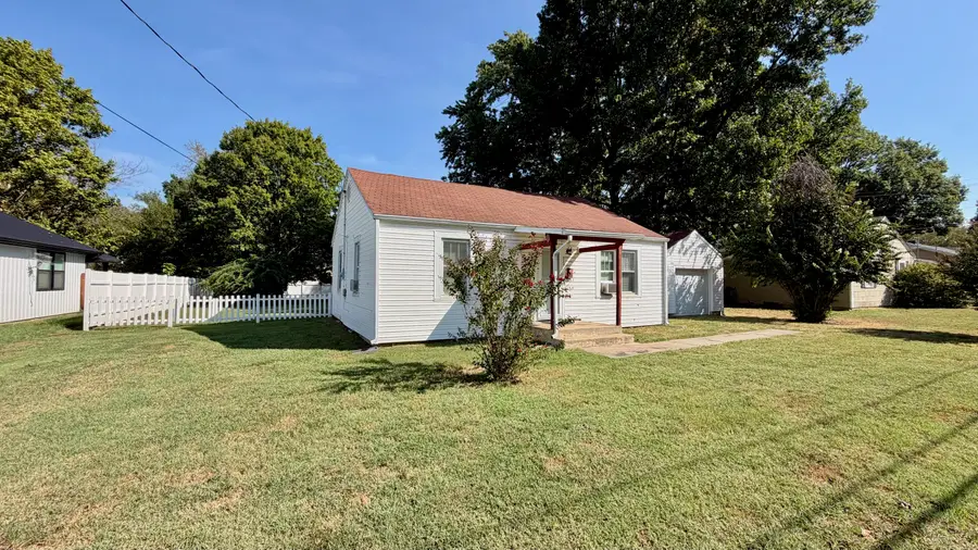 323 E Summit Street, Bolivar, MO 65613 - #2