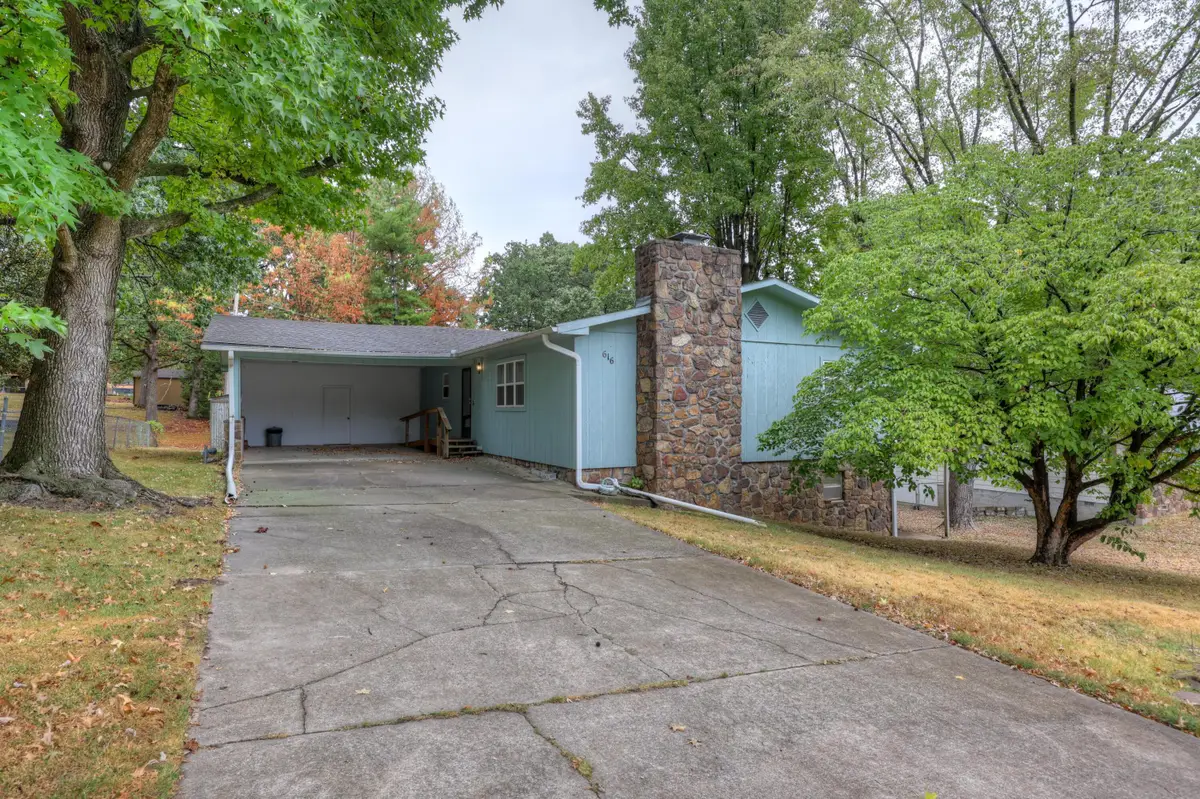 616 Joy Street, Neosho, MO 64850 - #1