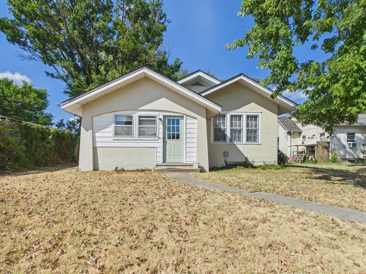 824 W Main Street, Cabool, MO 65689 - #1