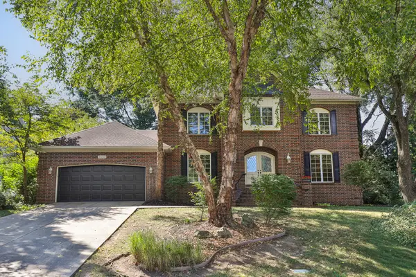 3850 E Country Place Place, Springfield, MO 65809