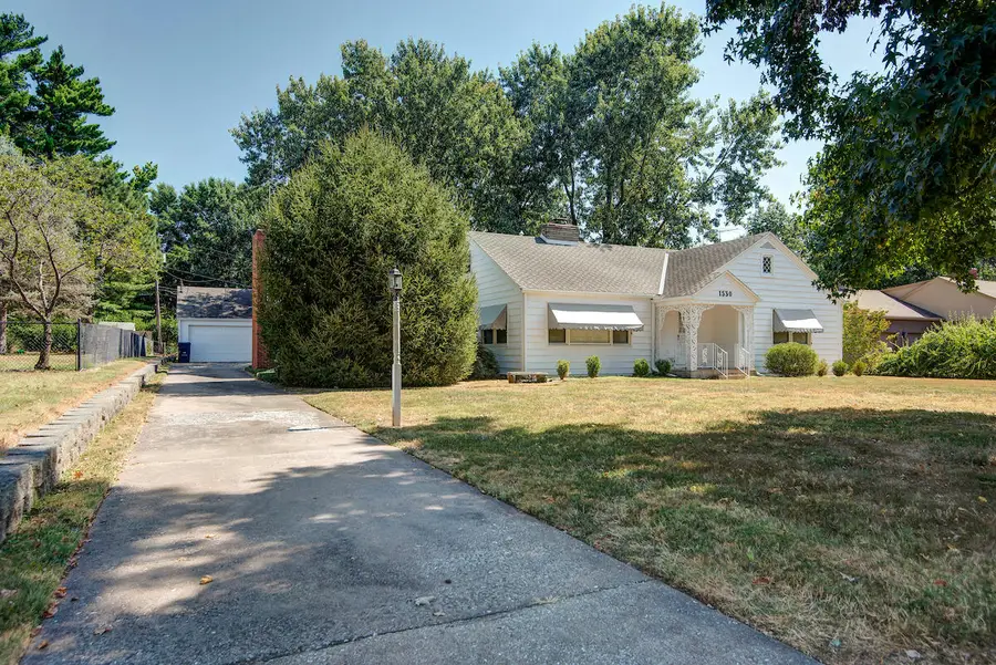 1530 S Delaware Avenue, Springfield, MO 65804 - #2