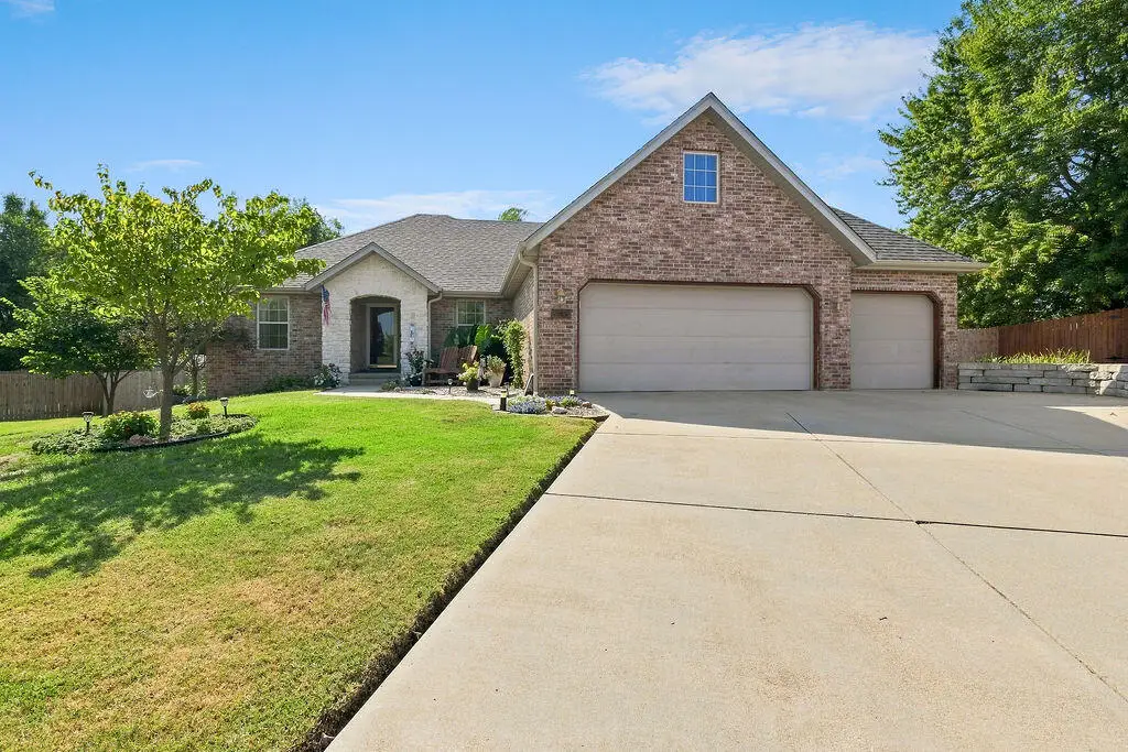 3186 N Nixon Avenue, Springfield, MO 65803 - #1