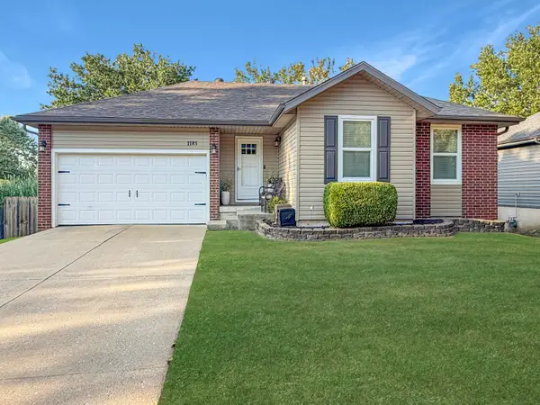 1185 W Grayrock Drive, Springfield, MO 65810