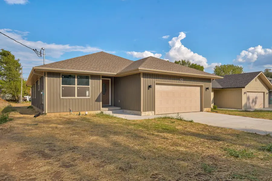 746 N Brown Avenue, Springfield, MO 65802 - #2
