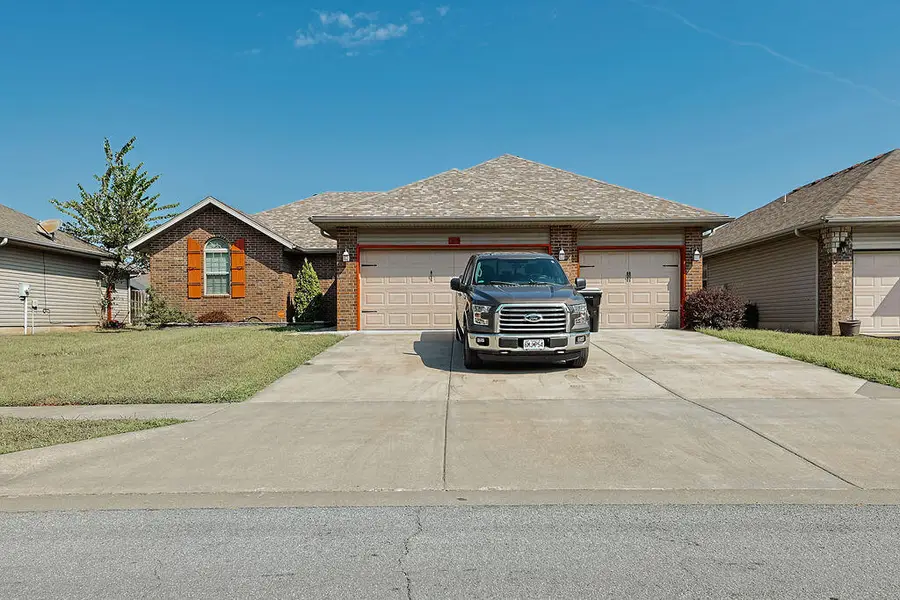 4565 W Greenridge Street, Springfield, MO 65807 - #2