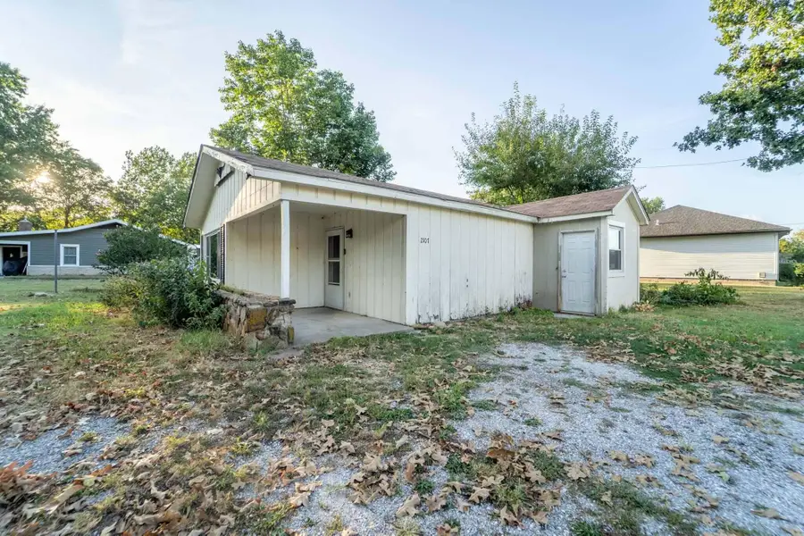 2107 S 18th Avenue, Ozark, MO 65721 - #3