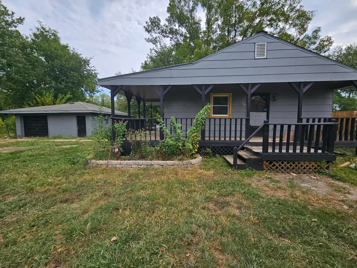 292 S Oak Avenue, Sparta, MO 65753 - #1