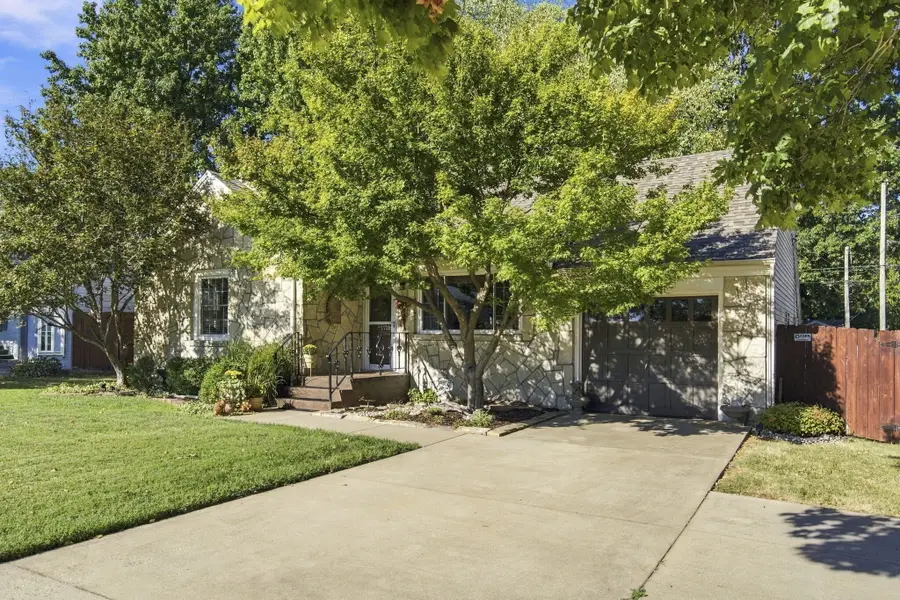 1739 S Kentwood Avenue, Springfield, MO 65804 - #2