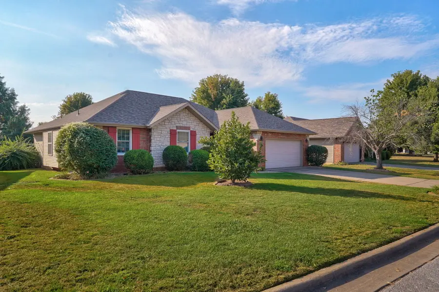 736 N Allison Street, Nixa, MO 65714 - #3