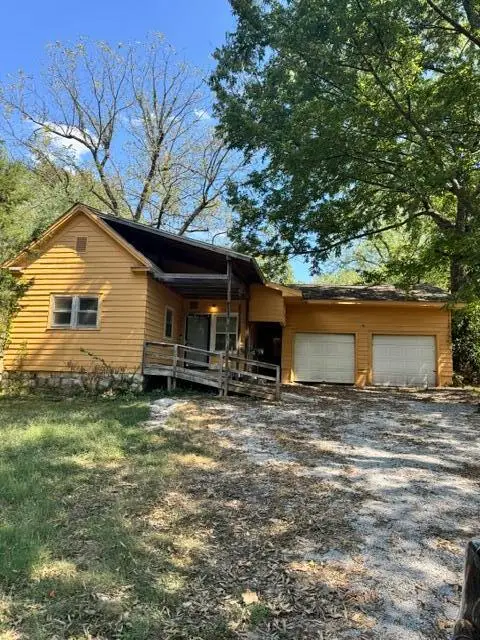 2326 N Jefferson Avenue, Springfield, MO 65803