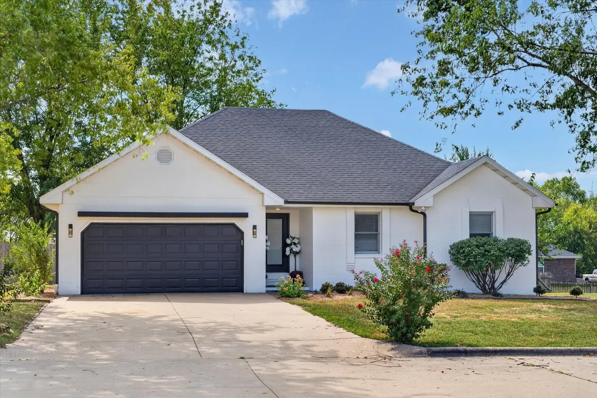 2420 W Cambridge Street, Bolivar, MO 65613 - #1