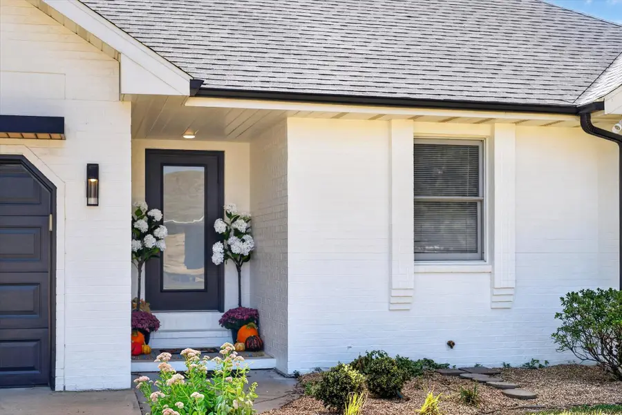 2420 W Cambridge Street, Bolivar, MO 65613 - #3