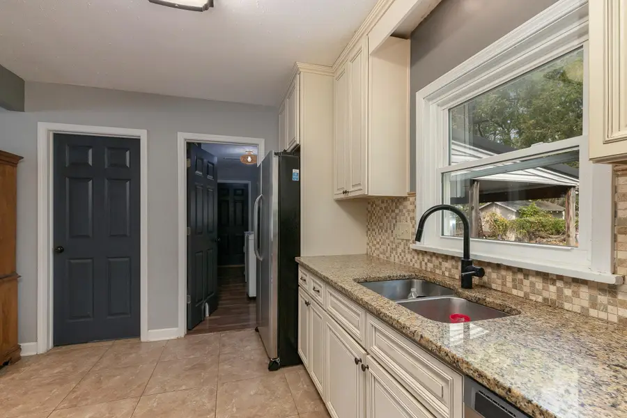 1810 S Thelma Avenue, Springfield, MO 65807 - #3