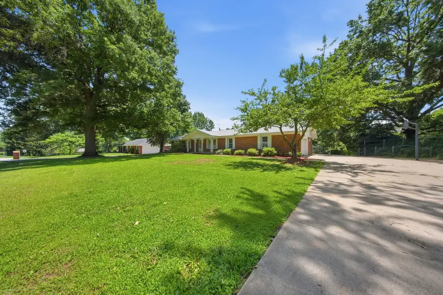 1666 E Richmond Street, Springfield, MO 65804 - #3
