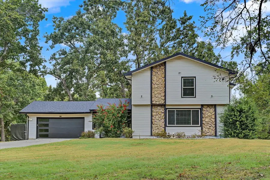 1511 E Groves Drive, Ozark, MO 65721 - #3