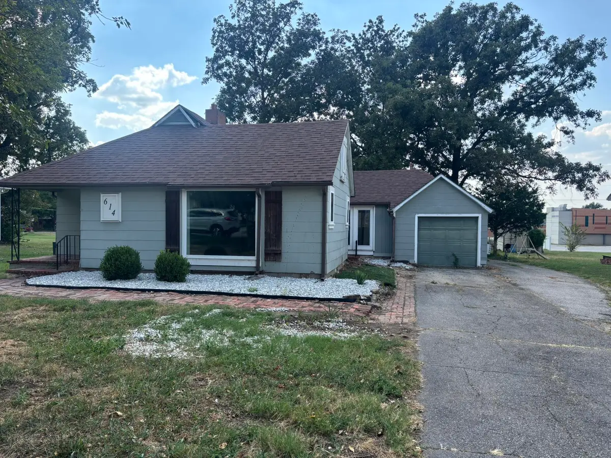 614 S Oakland Street, Webb City, MO 64870 - #1