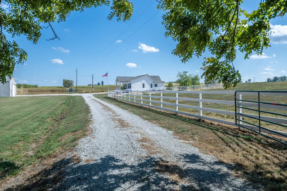 1584 E 517th Road, Brighton, MO 65617 - #1
