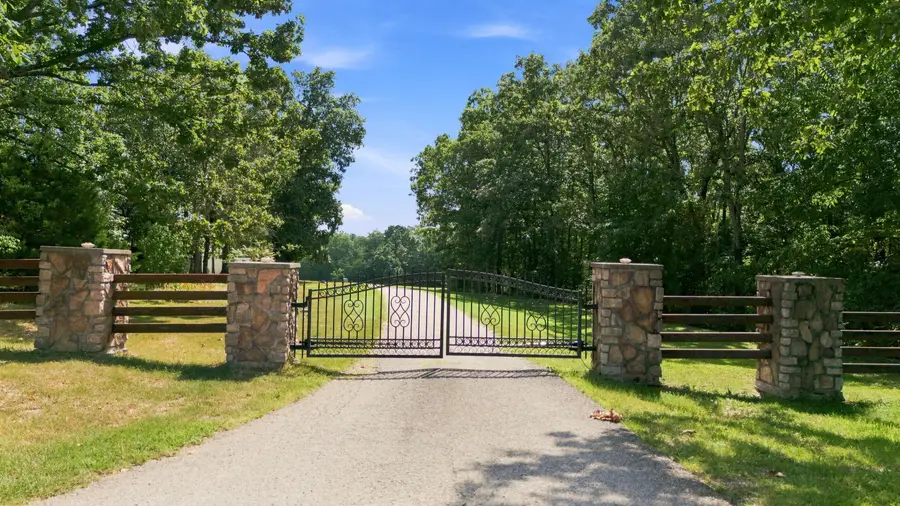 2148 Private Road 2421, Mountain View, MO 65548 - #2