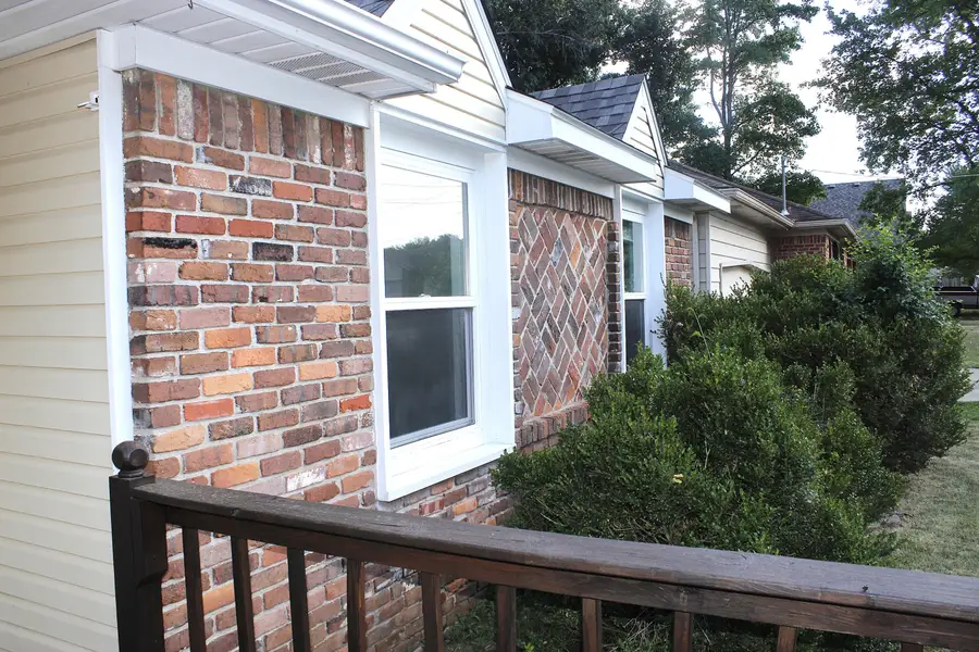 1054 S Peach Tree Avenue, Springfield, MO 65804 - #3