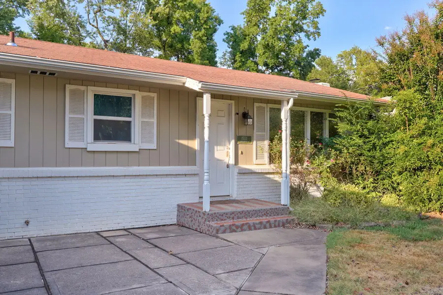 1533 E Broadmoor Street, Springfield, MO 65804 - #3