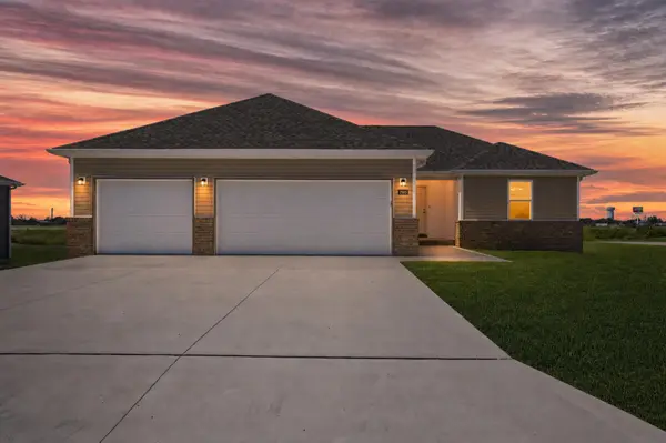 2565 S Cheri Drive, Bolivar, MO 65613