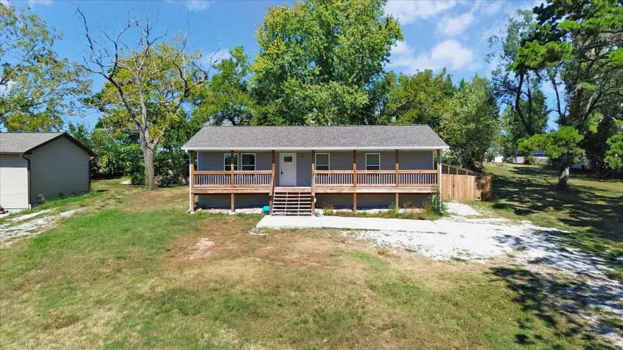 307 S Nettleton Avenue, Mansfield, MO 65704 - #2