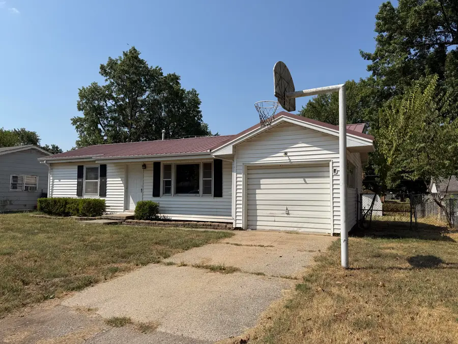 917 S East Street, Mount Vernon, MO 65712 - #3