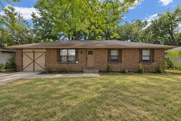 212 E Deanna Lane, Nixa, MO 65714