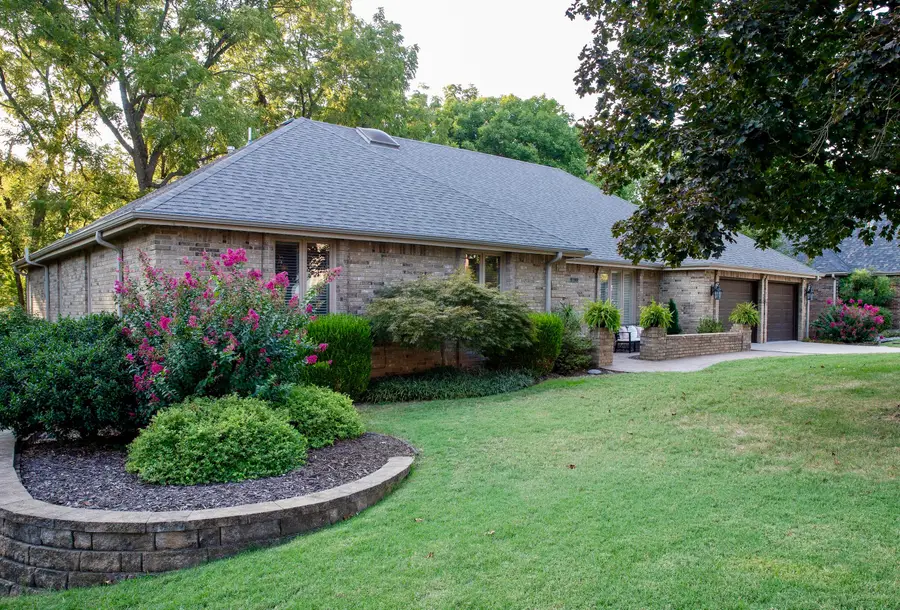 5115 S Castlewood Drive, Springfield, MO 65804 - #3