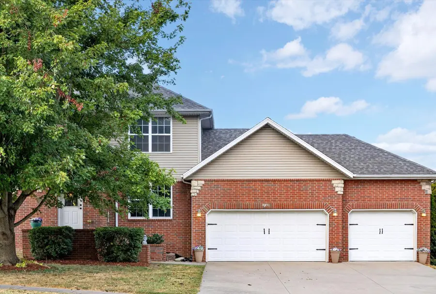 3291 N Eakins Avenue, Springfield, MO 65803 - #3