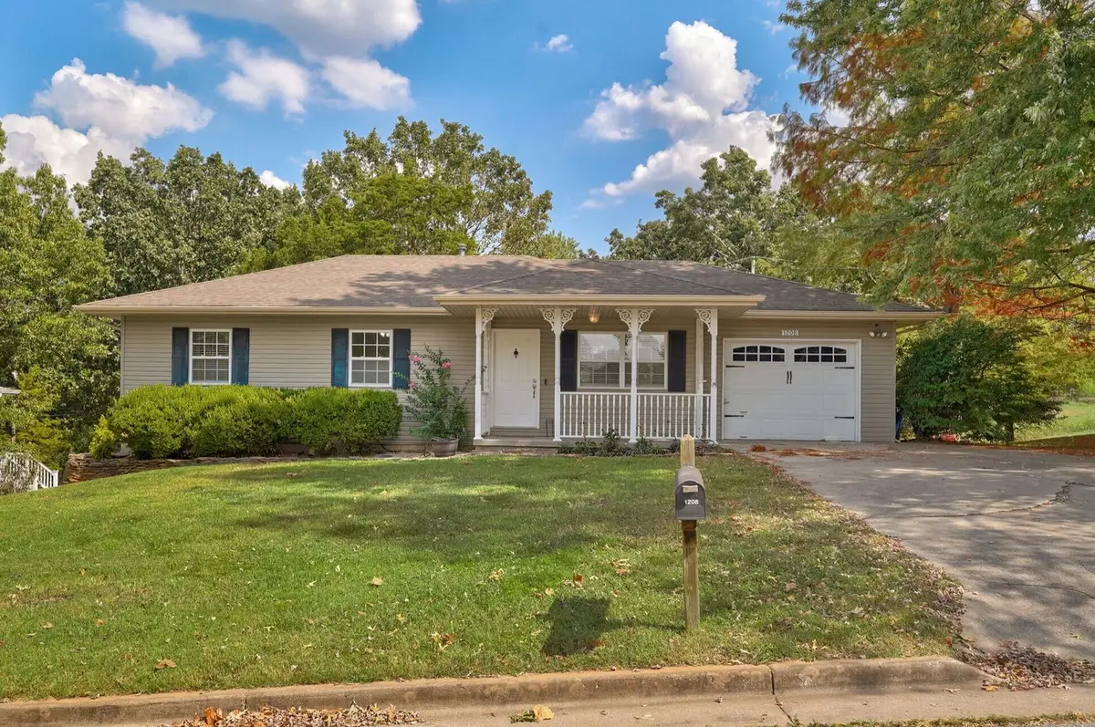 1208 S 17th Avenue, Ozark, MO 65721 - #1
