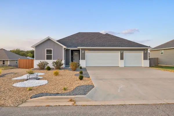1459 E Habersham Street, Republic, MO 65738