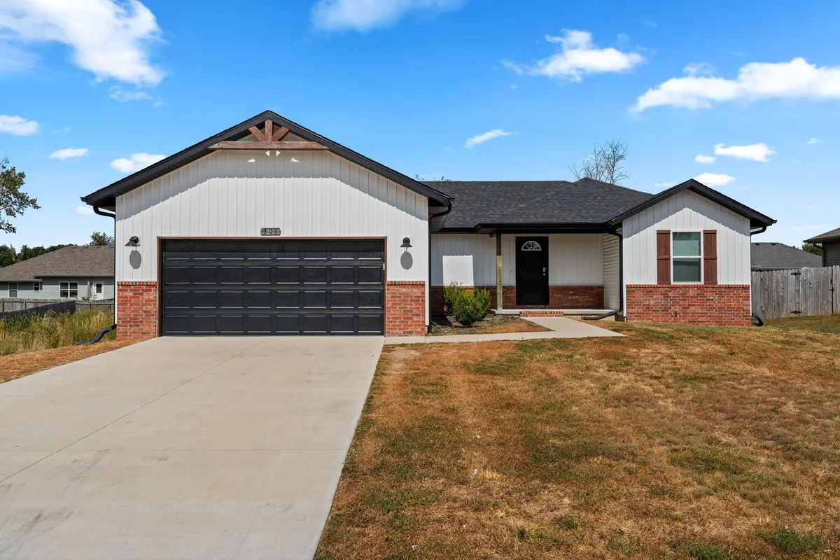 301 E Rosalie, Strafford, MO 65757 - #1